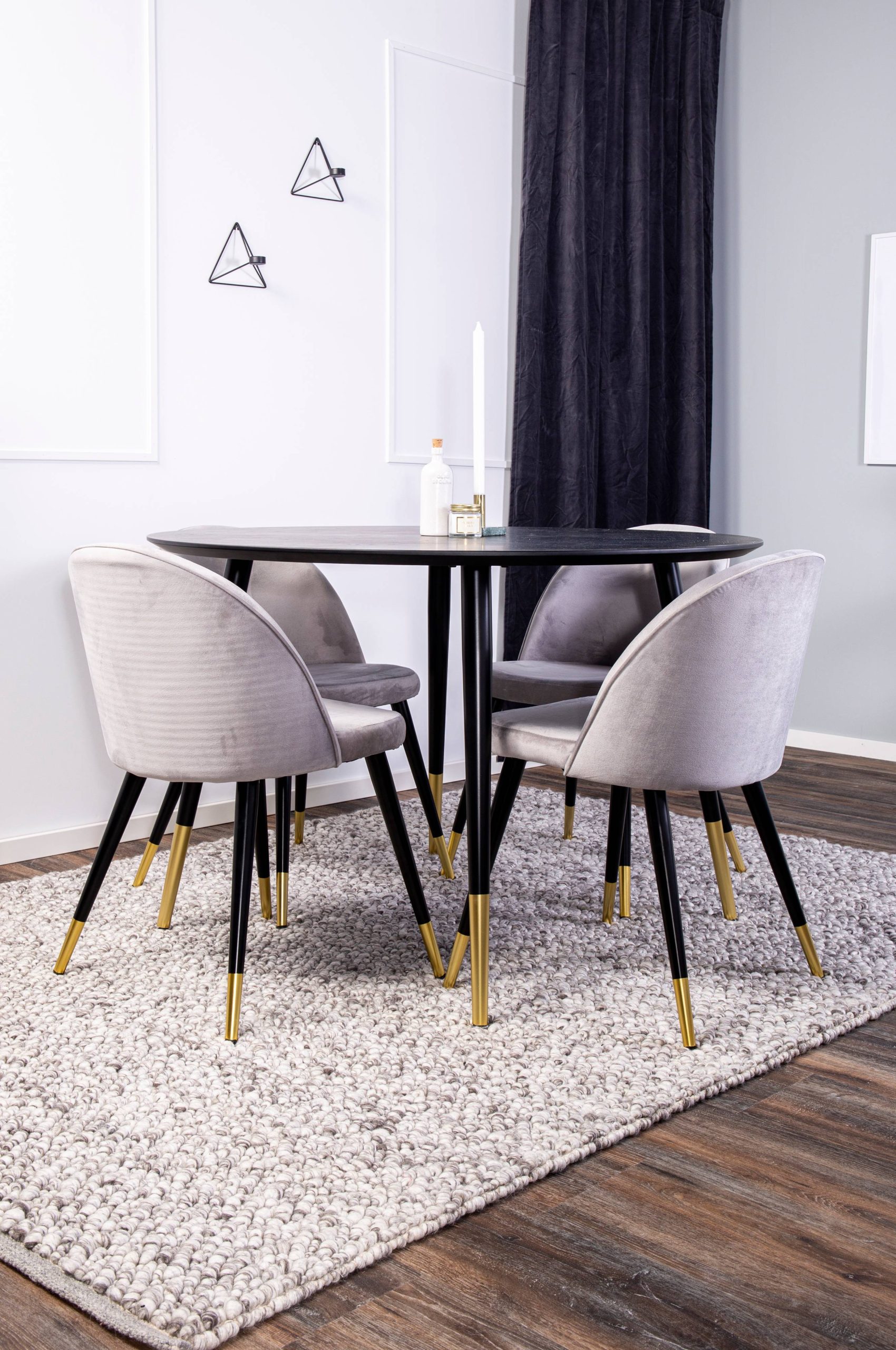 Spisegruppe Doris bord og 4 stk Velvet stoler v:4237466